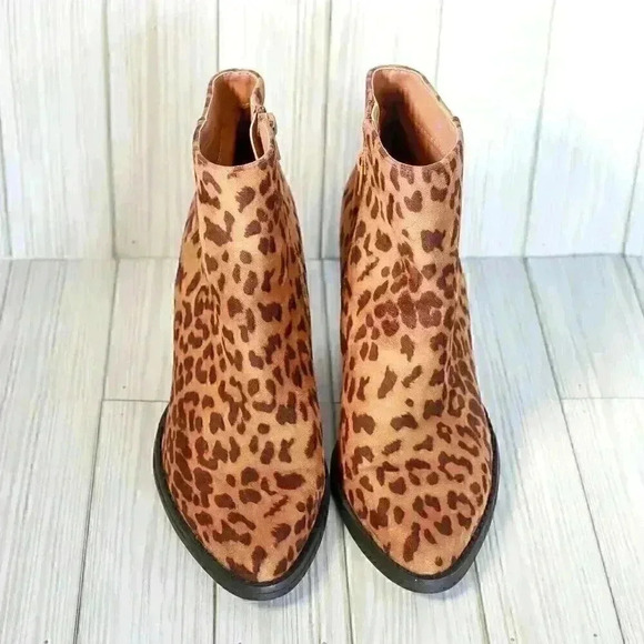 Madden Girl Leopard Print Ankle Bootie Womens 8.5 Block Heel Western Pointed Toe - Picture 2 of 12